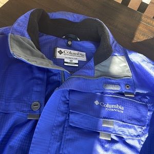Like new Mens Columbia Titanium Jacket size XXL